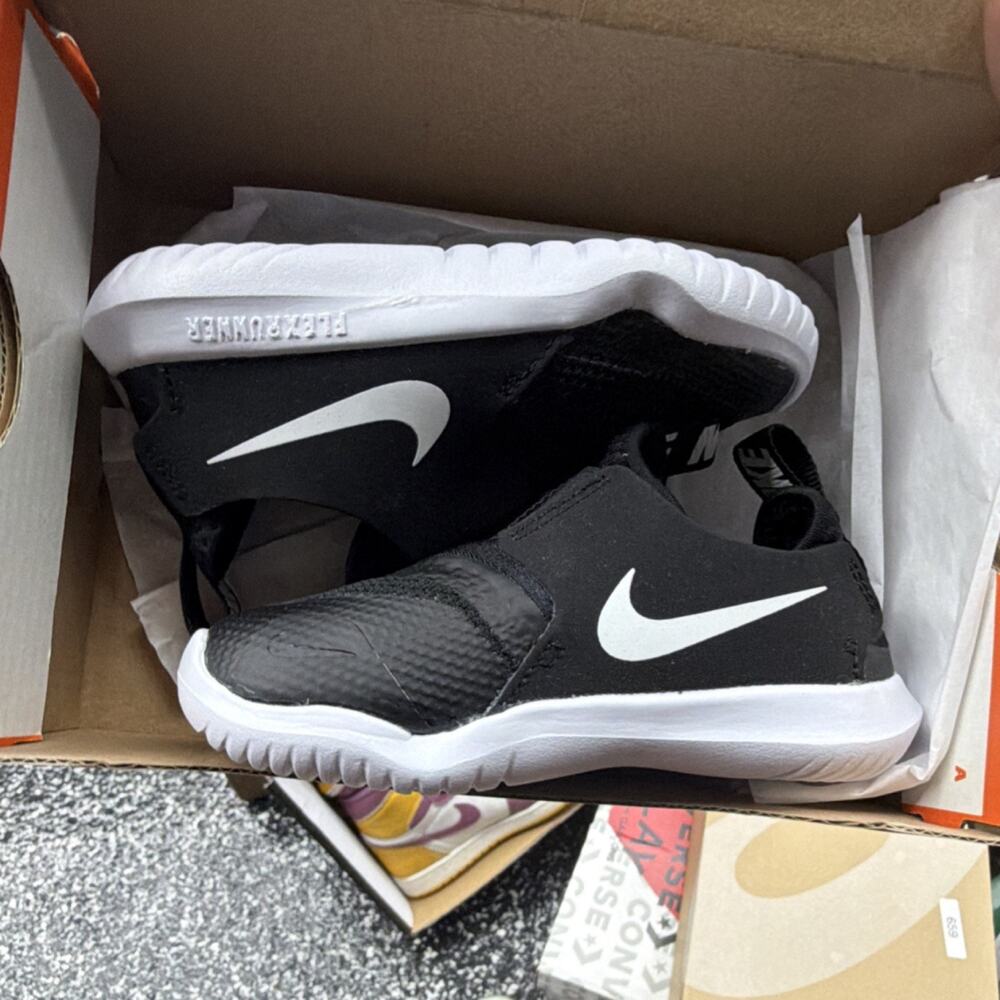 Nike Flex Runner Black White 7T Unisex Kids Sneaker AT4665-001